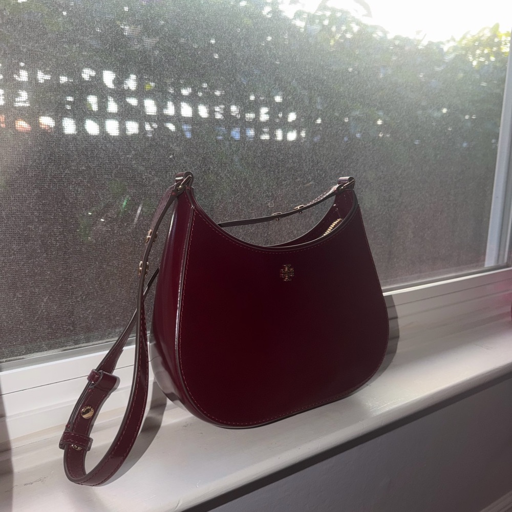 Tory Burch- Magenta Bag with adjustable strap